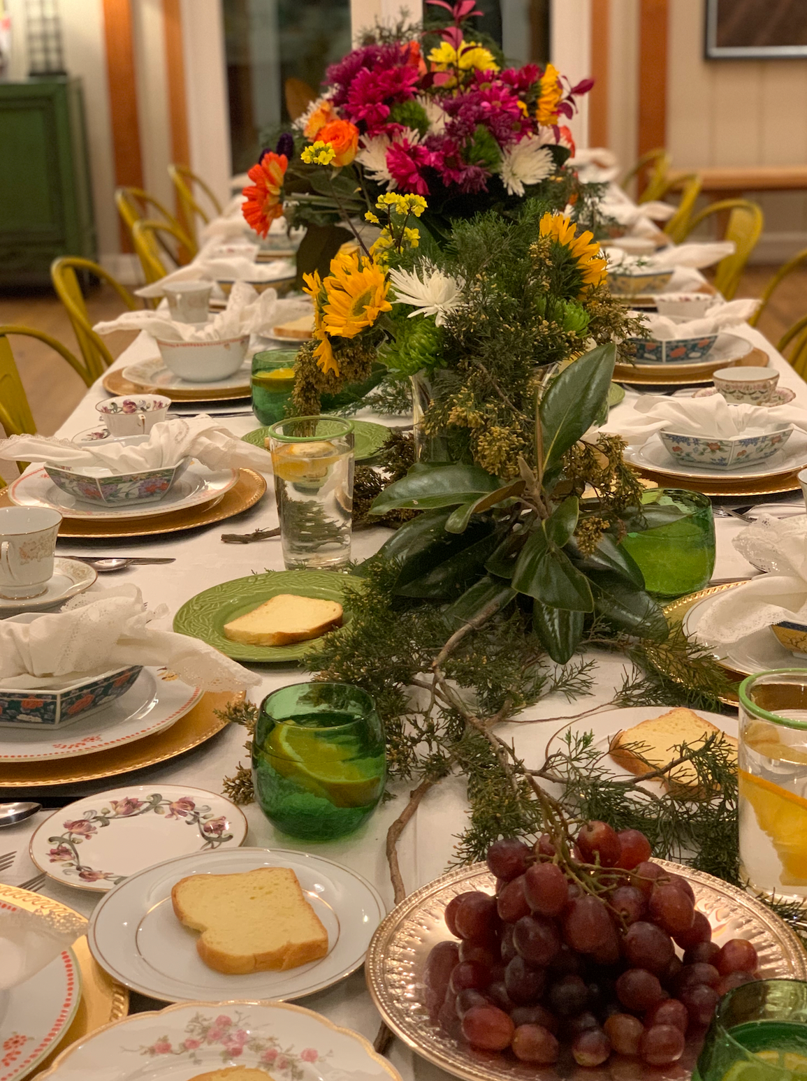 dinner party table setting